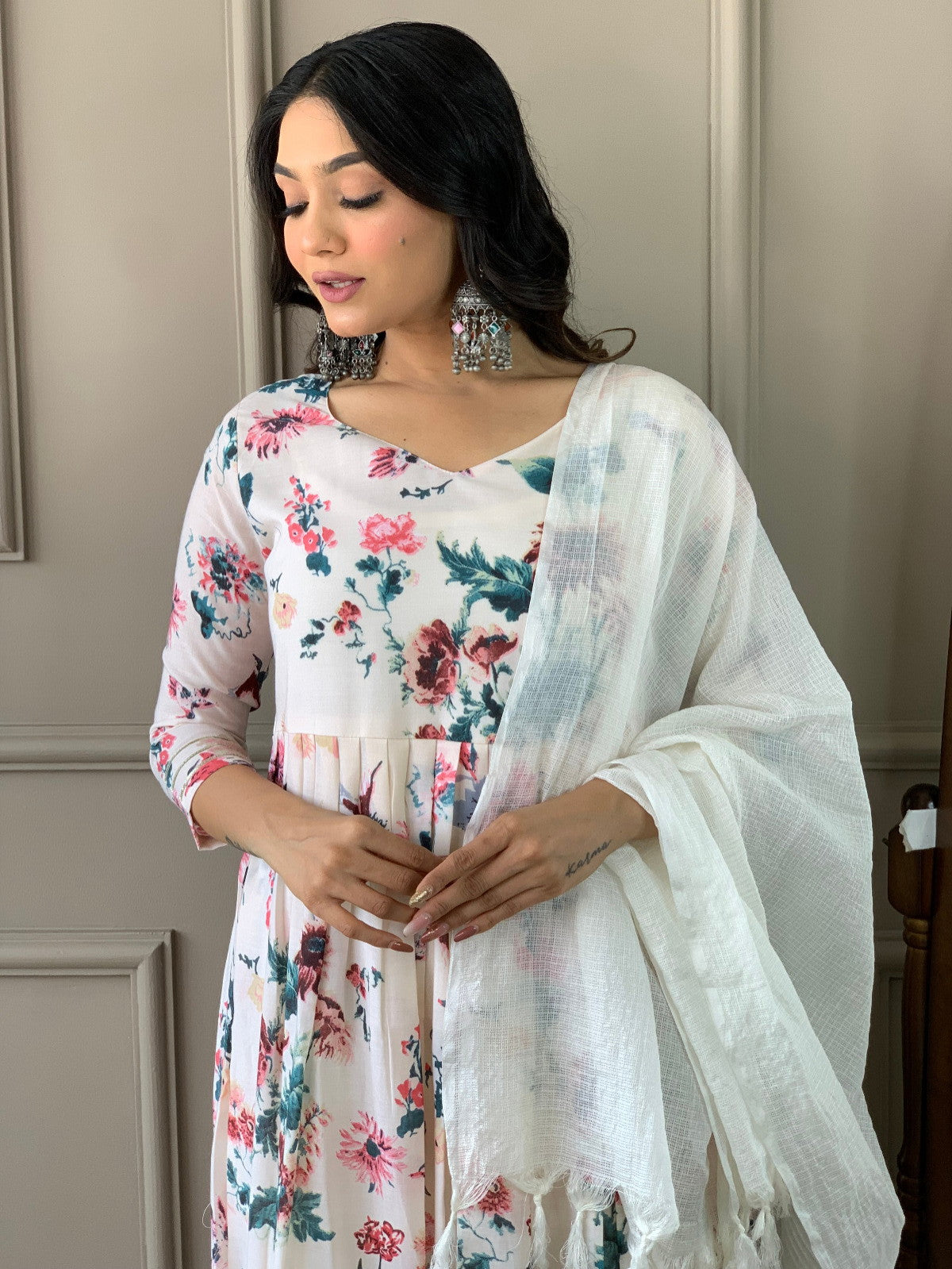 Floral Design Off White Kurta Set with Bottom and Dupatta