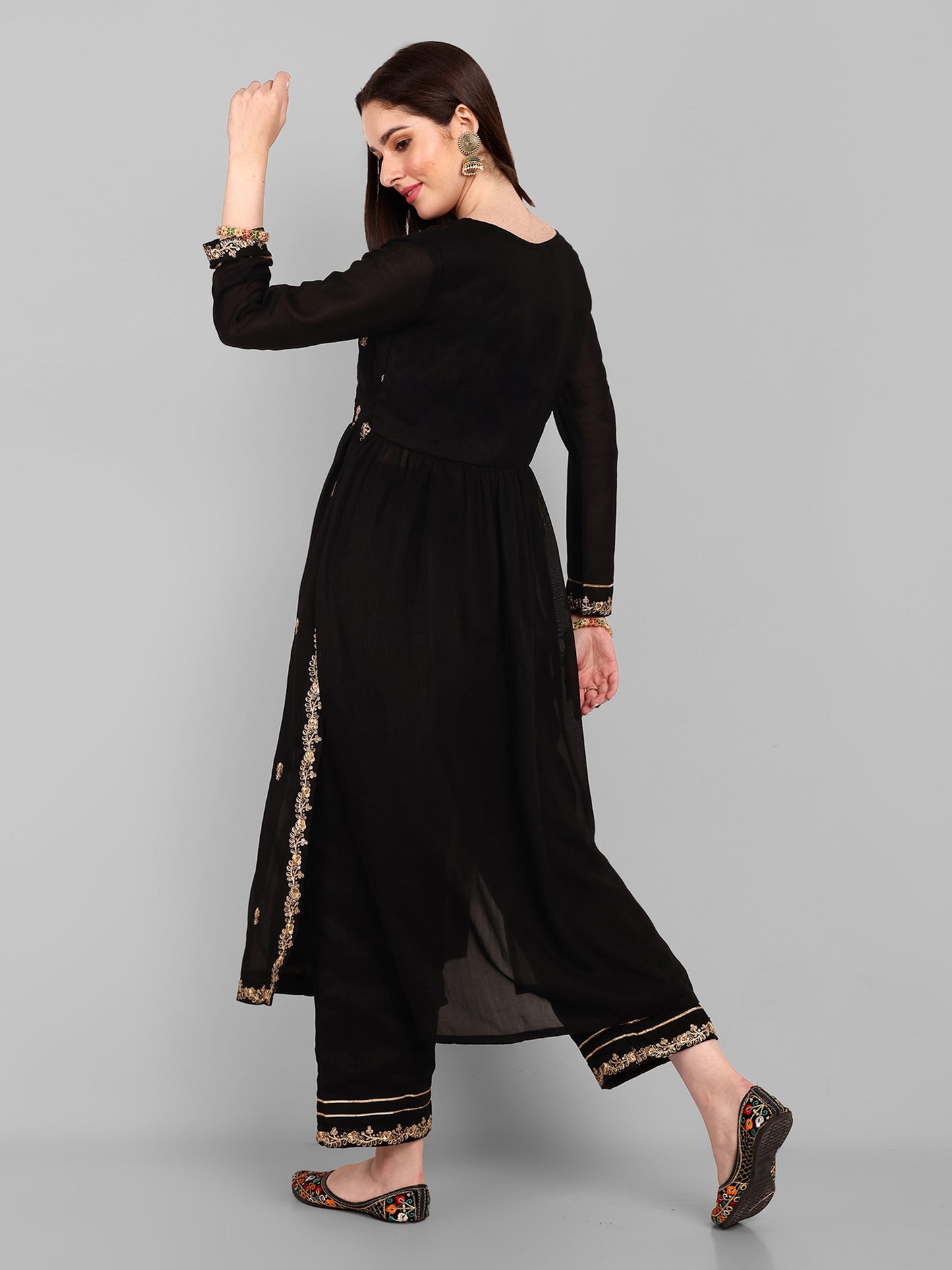 Women Embroidered Vichitra Silk kurta Pant set