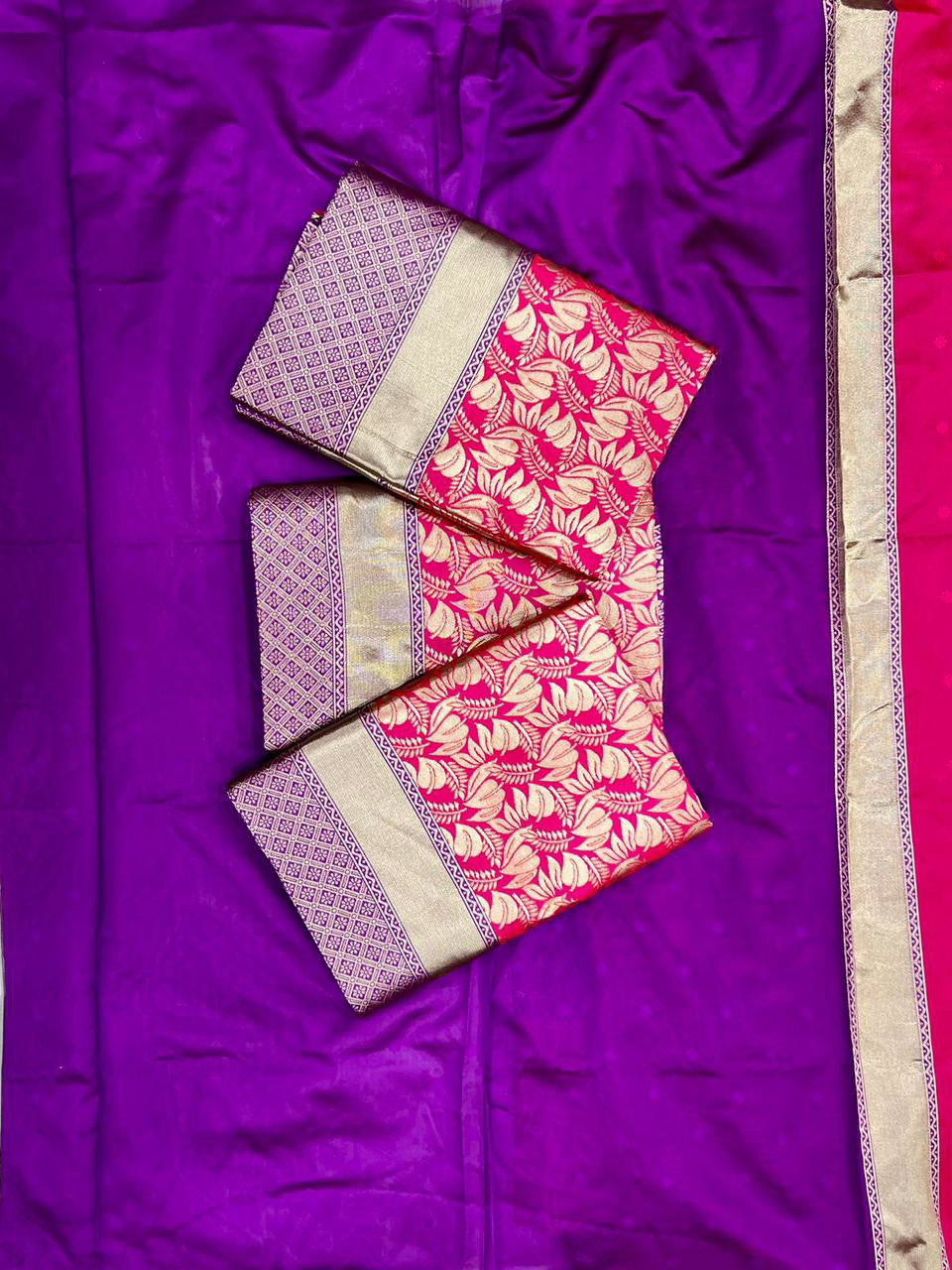 Beautiful  Lichi Silk Saree With Jacquard Work