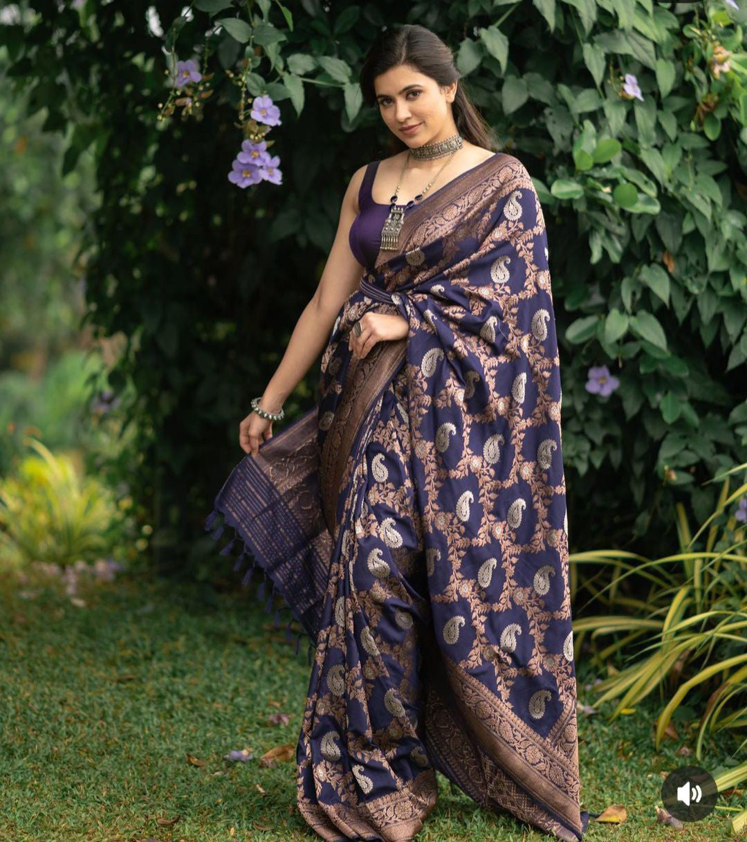 Beautiful Soft Lichi Silk Saree With Jacquard Work